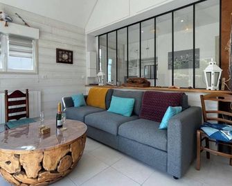 Maison charmante à Saint-Laurent-sur-Mer avec terrasse - Saint-Laurent-sur-Mer - Pokój dzienny