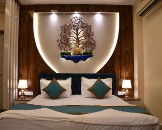 Hotel Buddha International - Patna - Bedroom
