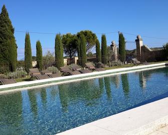 Accommodation in Drôme Provençale in an 18th century farmhouse with swimming pool - Tulette - Piscina