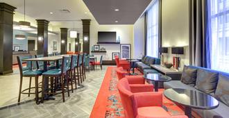 Hampton Inn & Suites Roanoke-Downtown - Roanoke - Restaurante