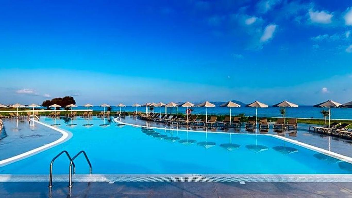 إيولوس بيتش هوتل