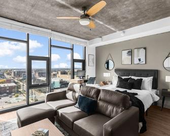 Tranquil Urban Space Studio City View - Birmingham - Chambre