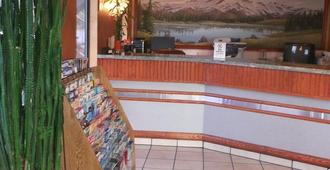 Sunrise Inn - Everett - Front desk