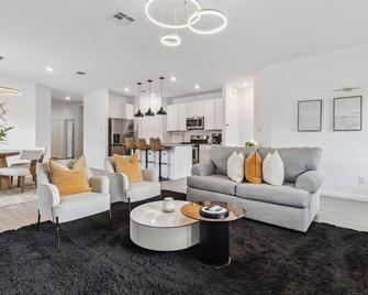 Cozy and Modern, 3 bedroom, 2 bathroom Home in Converse, TX/Near San Antonio. - Converse