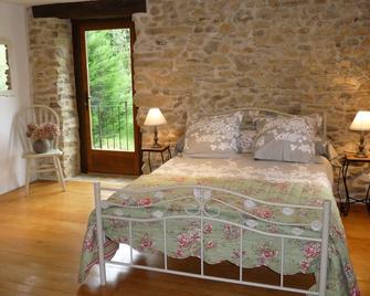 A beautiful character cottage with a private pool - Rignac - Chambre