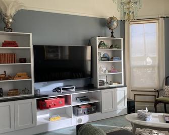 Charming Victorian Cottage Upper Unit 3 Bedroom Near Oakland's San Antonio Park - 오클랜드