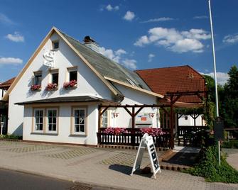 Hotel am Gisselgrund - Frankenhain - Edificio