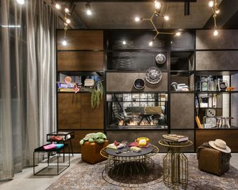 Moxy Stuttgart Feuerbach - Stuttgart - Lounge