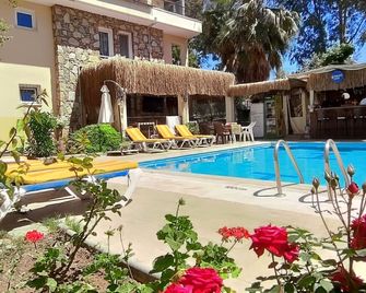 çileks apart otel - Fethiye - Pool