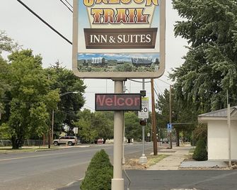 Oregon Trail Inn and Suites - Lakeview