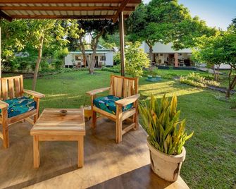 Kamunjila Lodge - Livingstone - Innenhof