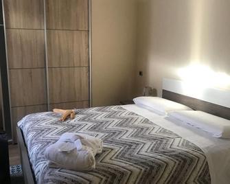 Hotel Lonatino - Lonato del Garda - Bedroom