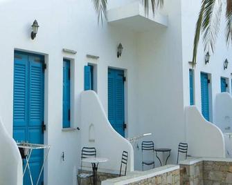 Paraporti - Folegandros - Edificio