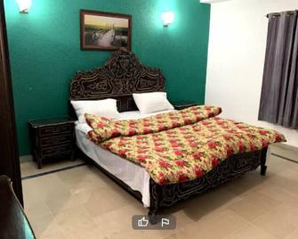 The Nights Inn - Rawalpindi - Bedroom