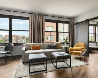 The Eddy Taproom & Hotel - Denver - Salon