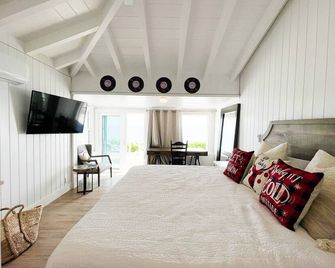 Office Suite - Hope Town