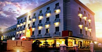 Hotel Anugerah Palembang - Palimbão - Edifício