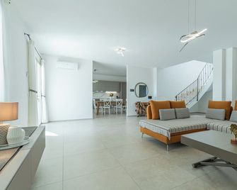 Villa Infinity With Pool by Wonderful It - Olbia - Huiskamer