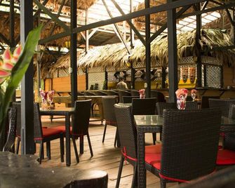 Almonds & Corals - Manzanillo - Restaurant