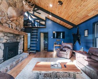 Peaceful getaway, dark skies, and great views! - Galeton - Sala de estar
