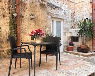 Hotel San Giorgio - Matera - Patio