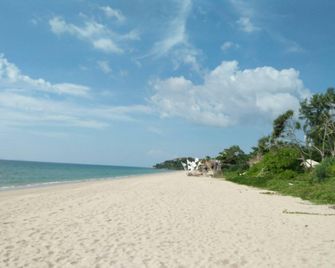 Lanta White Rock - Ko Lanta - Beach