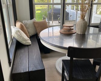 Longview Farm - Reimagined Modern Farmhouse - Stone Ridge - Salon