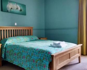 The Bell House - Chippenham - Schlafzimmer