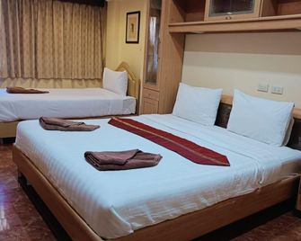 Pauna Inn Pattaya - Pattaya - Wohnzimmer