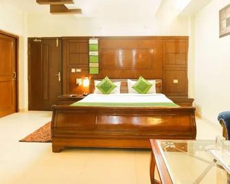 Treebo Shanta Inn - Lucknow