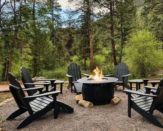 New! Hot Tub Steam Shower Fire-Pit Garage Walk To Waterfalls - Woodland Park - Terasa