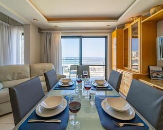 Marsalforn Apartment Del Mar - Marsalforn - Dining room