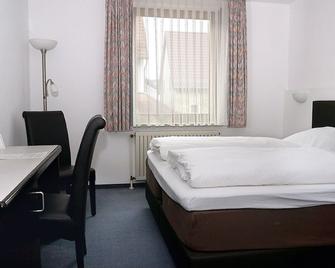 Hotel Gasthof Traube - Kernen - Bedroom