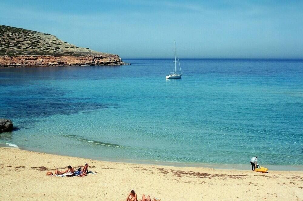 نيريديا أبارتهوتل