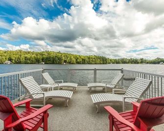 Indian River Respite Lake Rosseau 3 Bedroom Cottage in Port Carling - Port Carling - Balcony