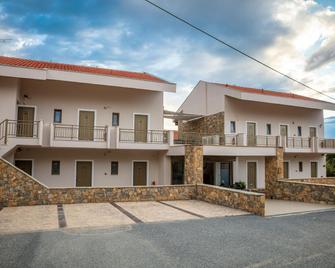 Royalty Suites Seaside - Nikiti - Gebouw