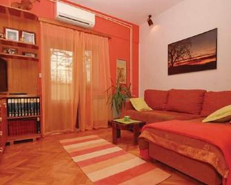 Holiday home Sandra - Žrnovo - Living room