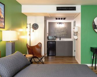 Modern Motel - Colorado Springs - Habitación