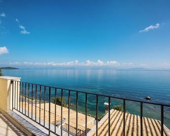 El Greco Hotel - Benitses - Varanda