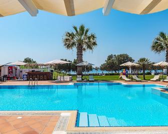 Maltezana Beach Hotel - Analipsi - Piscina