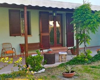 Holiday apartment Viserba for 1 - 5 persons with 3 bedrooms - Twin house - Viserba