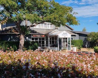 Fasthotel Narbonne - נארבון - בניין