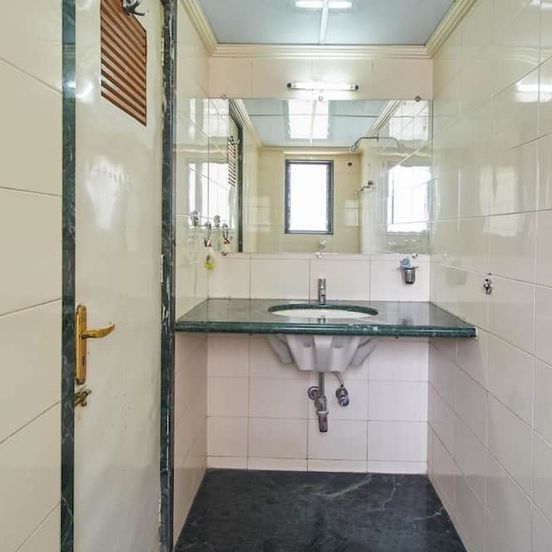Hotel Pooja International image 1