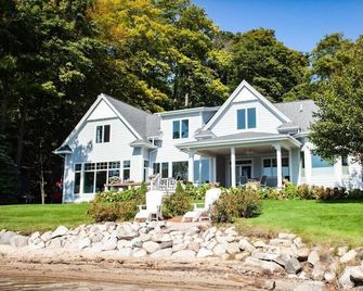 Glen Den Amazing Views of Sleeping Bear Dunes, Luxury Lakefront Home Glen Arbor - Empire - Edificio