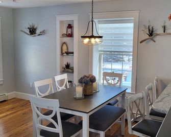 Charming 3-bedroom house with AC and WiFi in Thomaston - Thomaston - Comedor