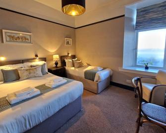 West Highland Hotel - Mallaig - Bedroom