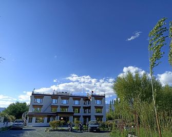 Ratna Hotel Ladakh - Leh - Building