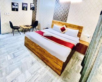 Hotel Eleven - Sirsa - Bedroom