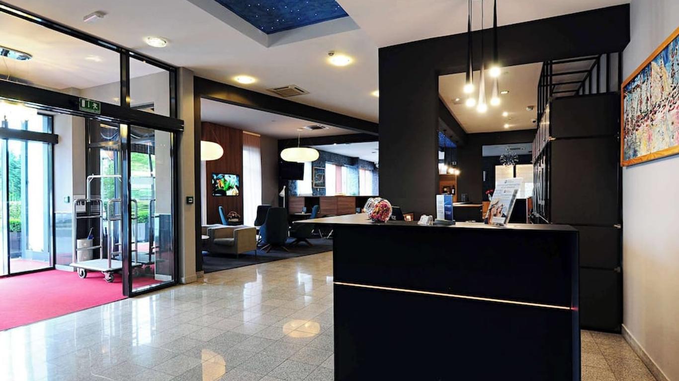 بست ويسترن أيربورت هوتل ستيلا