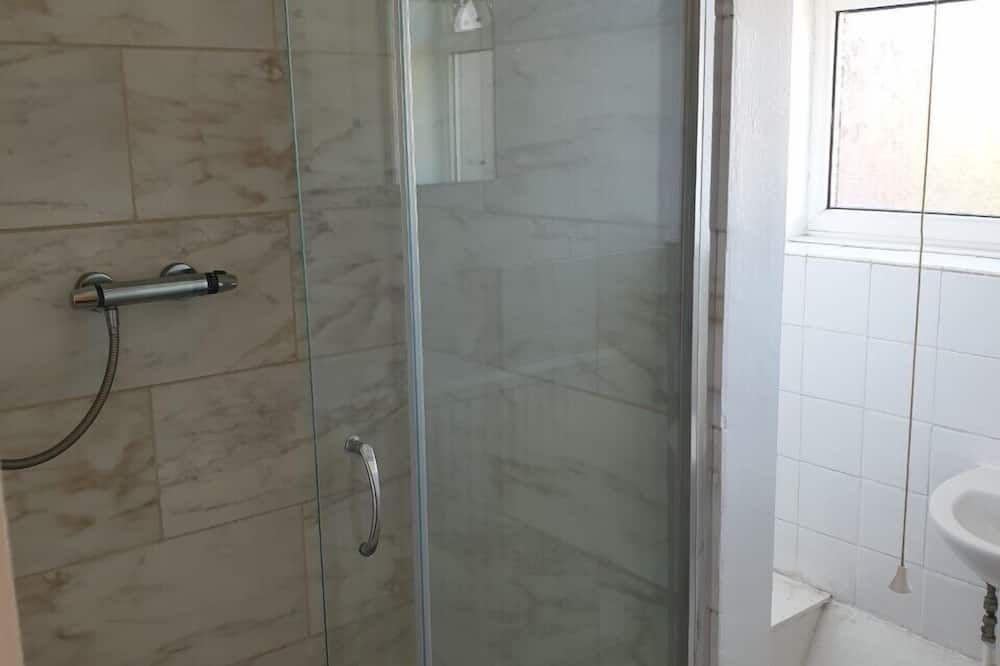 Elmhurst Hotel - Reading - Bad